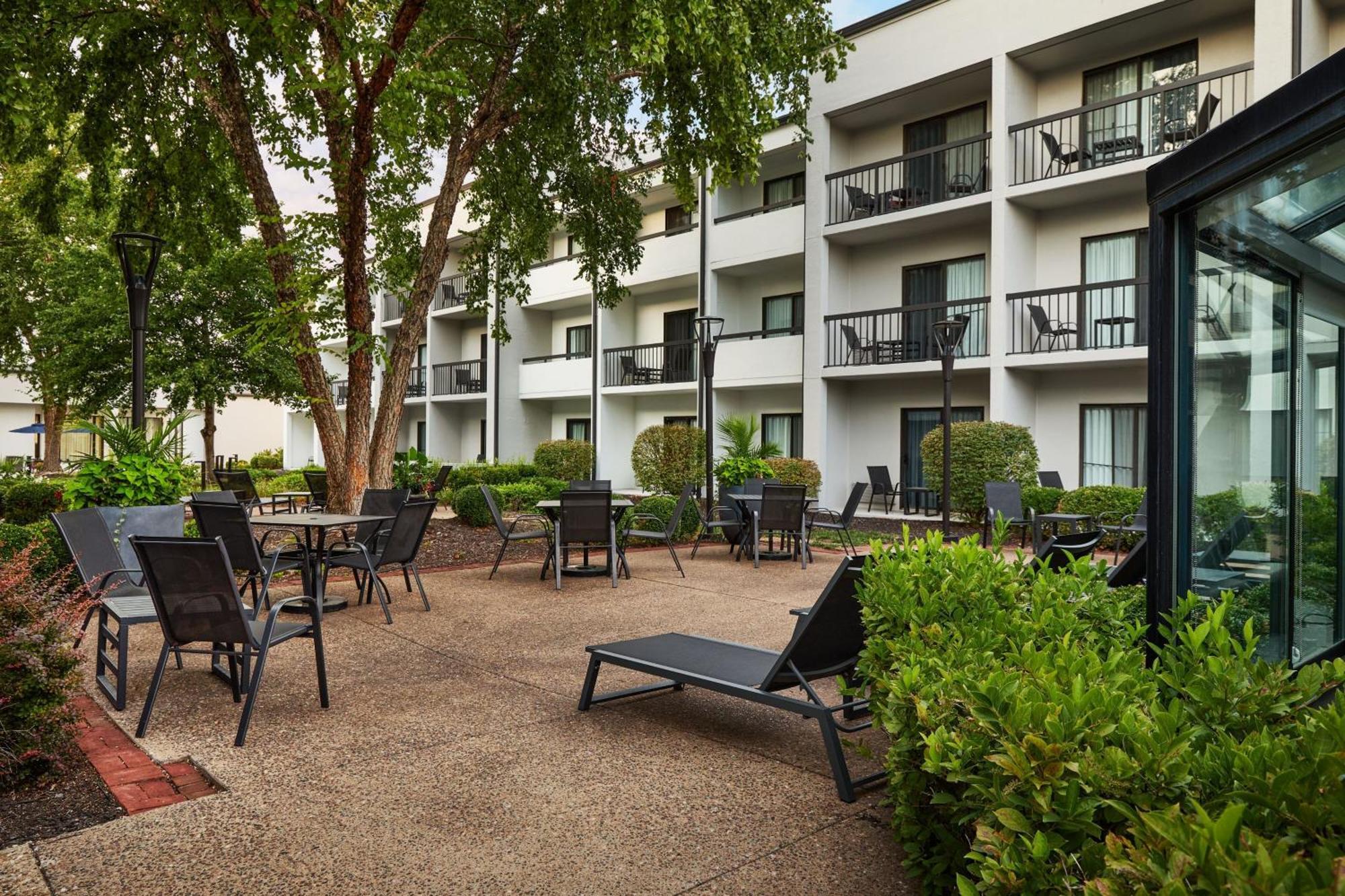 Courtyard Kansas City Overland Park/Metcalf, South Of College Boulevard Exterior photo