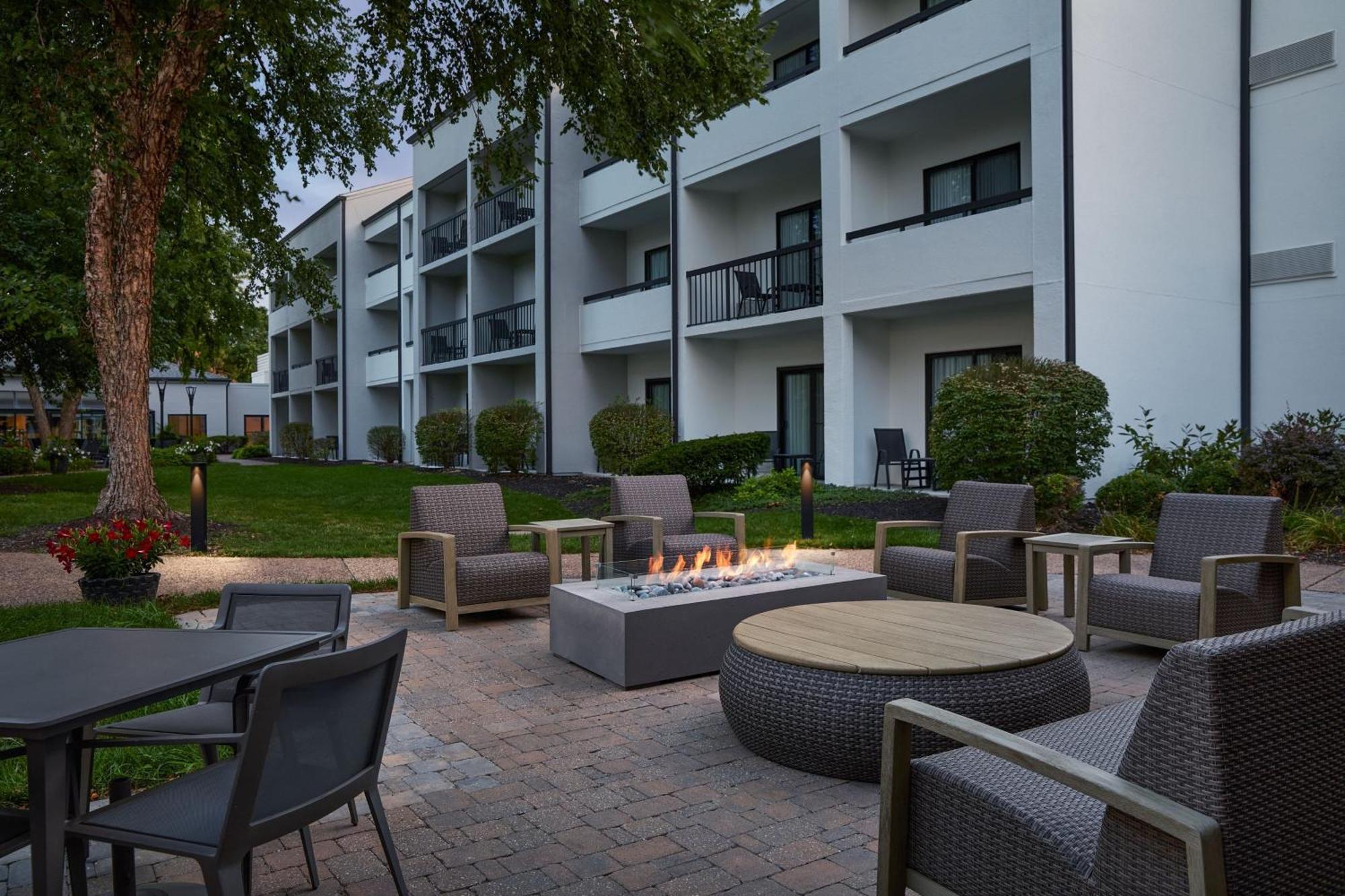 Courtyard Kansas City Overland Park/Metcalf, South Of College Boulevard Exterior photo